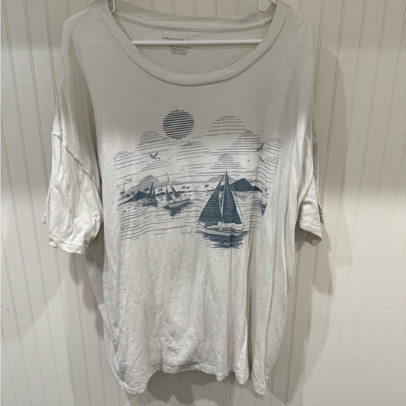 American Eagle Outfitters White T-Shirt - Picture 1 of 3